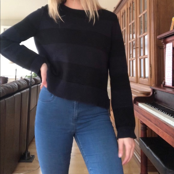 Black&Blu Knit shirt - Picture 2 of 5